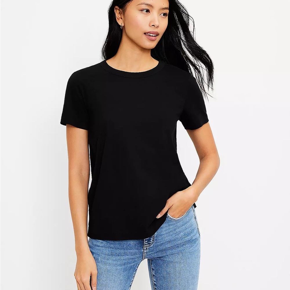 BNWT! LOFT Everyday Crew Tee🖤